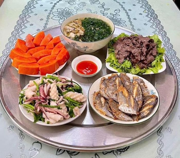 Cơm nhà - hương vị yêu thương.