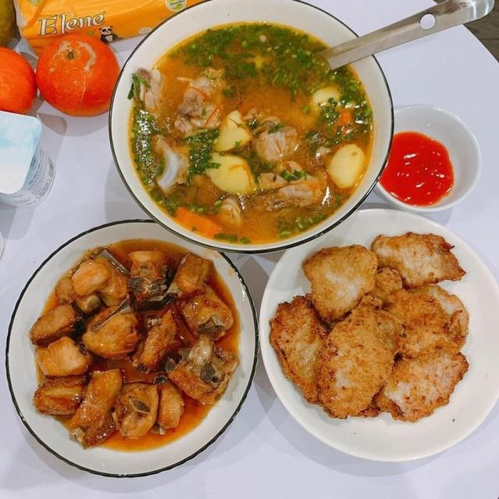 Mâm cơm Tết đơn giản nhưng sum vầy, Tết nào cũng trọn vẹn.