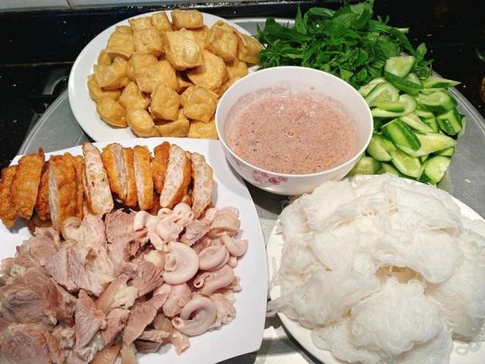 Nếu quá ngán với những món ăn nhiều dầu mỡ ngày Tết, bạn có thể chuyển qua bún đậu mắm tôm cho gia đình đổi bữa.