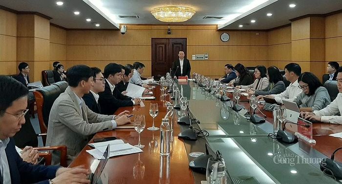 Sáng 4/3, Bộ Nông nghiệp và Môi trường tổ chức cuộc họp về tình hình sản xuất và tiêu thụ lúa gạo Đồng bằng sông Cửu Long. Ảnh: Nguyễn Hạnh