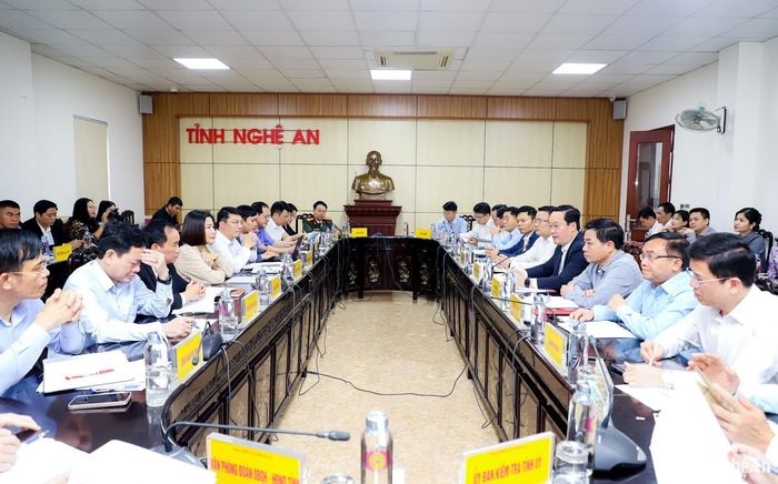 Đồng chí Nguyễn Đức Trung - Bí thư Tỉnh ủy Nghệ An chủ trì phiên tiếp công dân định kỳ tháng 3/2025. Ảnh: Phạm Bằng
