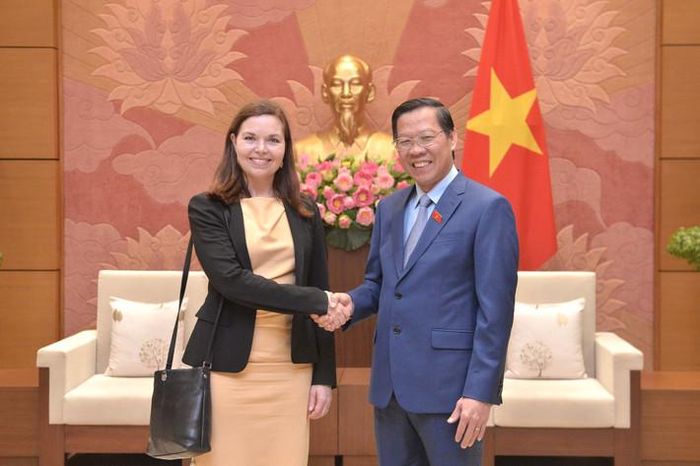 Chủ nhiệm Ủy ban Kinh tế và Tài chính Phan Văn Mãi tiếp Chủ nhiệm Ủy ban Kinh tế và Thương mại, Quốc hội Đan Mạch Louise Schack Elholm