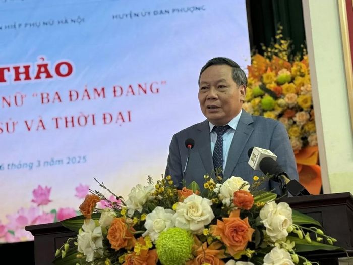 Phó Bí thư Thường trực Thành ủy Hà Nội Nguyễn Văn Phong phát biểu tại Hội thảo. (Anht: Diệu Linh)