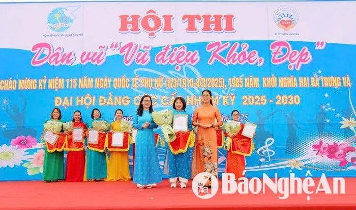 Các hoạt động sôi nổi của phụ nữ Nghệ An hưởng ứng tuần lễ áo dài. Ảnh: Hội LHPN tỉnh cung cấp