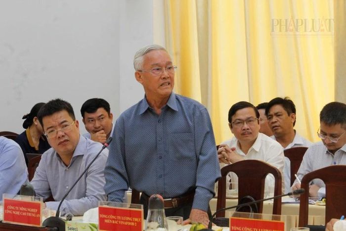  Đại diện một doanh nghiệp xuất khẩu gạo phát biểu tại cuộc họp. Ảnh: NHẪN NAM 