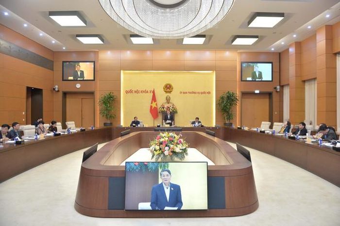  Quang cảnh phiên họp. Ảnh: Hồ Long 