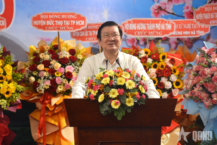 Nguyên Chủ tịch nước Trương Tấn Sang phát biểu tại buổi họp mặt.