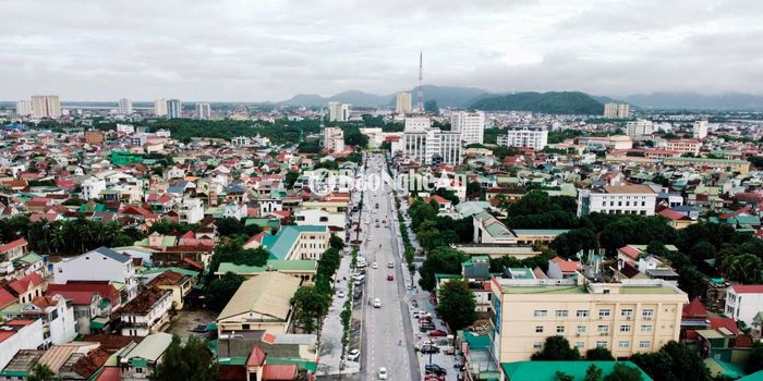Thành phố Vinh hiện có 7 phường loại I, 17 phường loại II và 9 xã loại II. Ảnh: Thành Duy