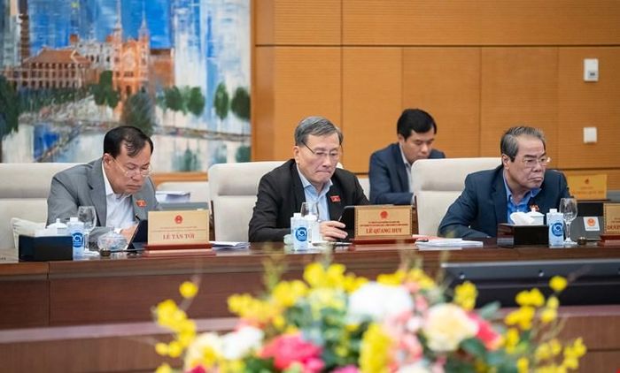  Đại biểu dự phiên họp chiều 10-3 