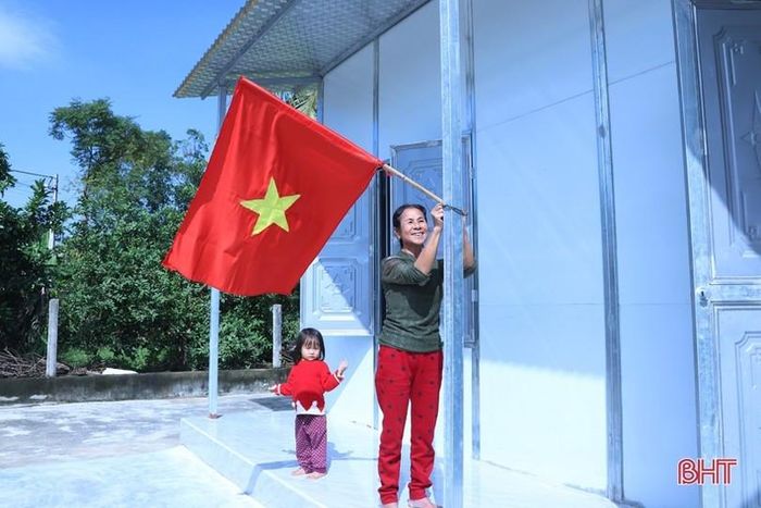  Mỗi ngôi nhà xây mới sẽ được hỗ trợ 70 triệu đồng và 30 triệu đồng đối với nhà sửa chữa. 