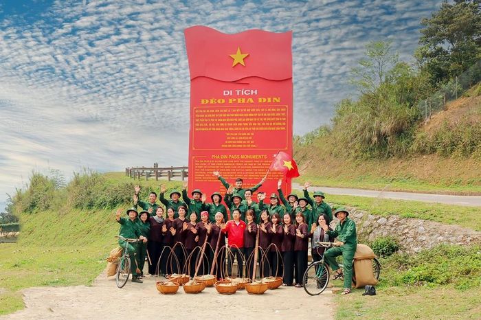 Di tích đèo Pha Đin - điểm bị đánh phá ác liệt trong chiến dịch Điện Biên Phủ.