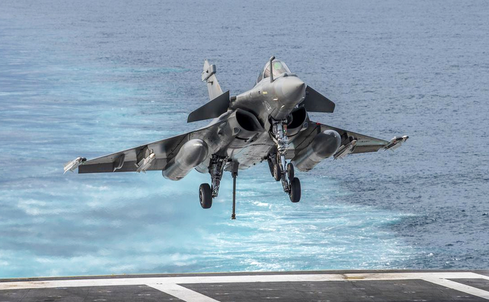  Ấn Độ được cho là đã chốt mua tiêm kích Rafale cho hải quân nước này. Ảnh: The Hindu 