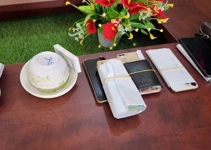 Cơ quan điều tra thu giữ nhiều tang vật có liên quan đến vụ án.