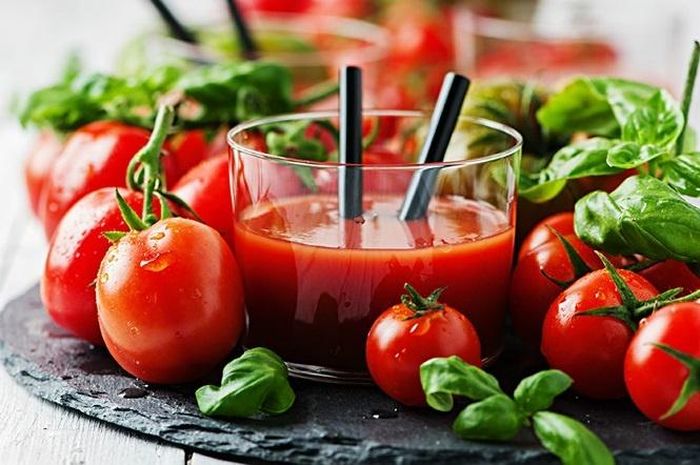  Nước ép cà chua cũng là một lựa chọn tuyệt vời. Ảnh: Shutterstock. 