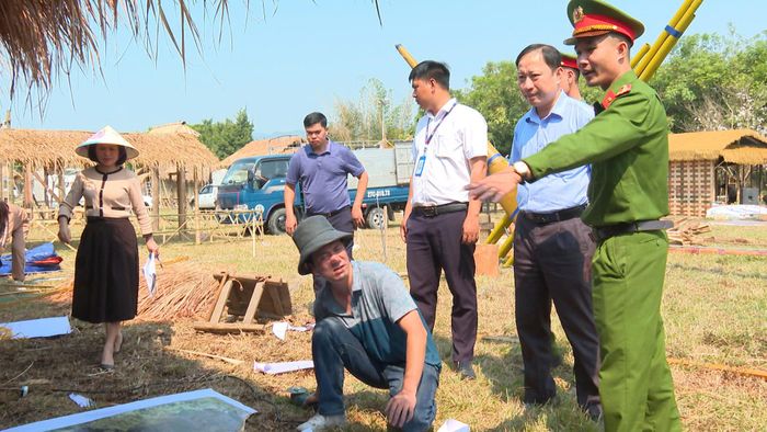 Lực lượng PCCC&amp;CNCH kiểm tra tại địa điểm diễn ra một số chương trình thuộc sự kiện Lễ hội.