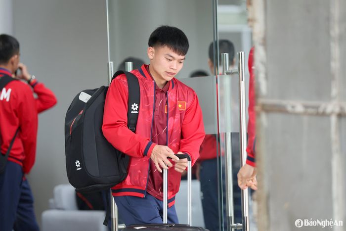 Tuy nhiên, đội hình vẫn gồm những cái tên nổi bật như Hồ Văn Cường, Đinh Xuân Tiến, Nguyễn Văn Trường và Nguyễn Quốc Việt - những người đã góp công vào chức vô địch U23 Đông Nam Á 2023. Ảnh: Hải Hoàng