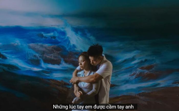 Hình ảnh trong MV "Nhớ anh khi chưa tạm biệt" mang màu sắc hoài niệm