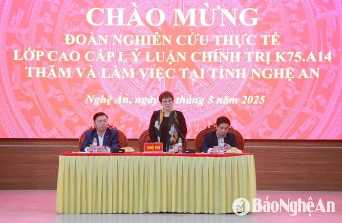 PGS,TS. Trần Thị Thanh Thủy - Phó Viện trưởng Viện Lãnh đạo học và hành chính công, Học viện Chính trị Quốc gia Hồ Chí Minh phát biểu tại cuộc làm việc. Ảnh: TL