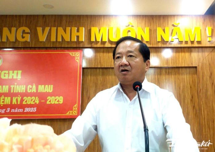 Chủ tịch Ủy ban Mặt trận Tổ quốc Việt Nam tỉnh Cà Mau, Lê Thanh Triều phát biểu tại hội nghị. Ảnh: Mai Thành.