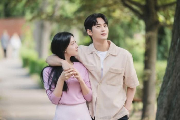 Kim Soo Hyun và Kim Ji Won trong phim "Queen of Tears"