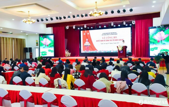 Quang cảnh hội nghị công bố quyết định công tác cán bộ của Sở Khoa học và Công nghệ. Ảnh: Thanh Lê