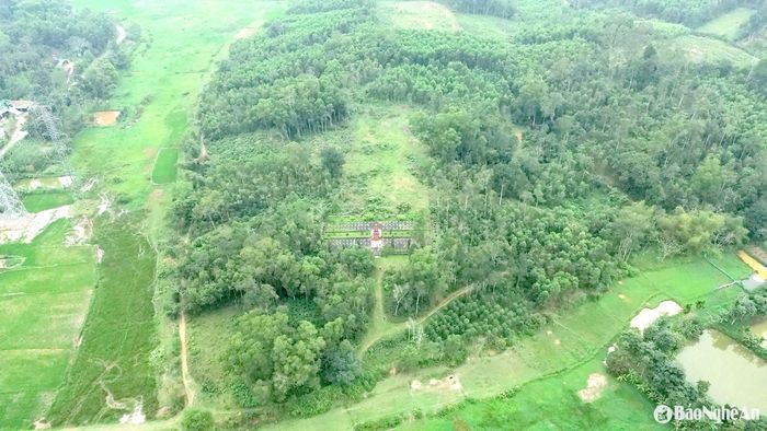 Rú Họ, nơi có khu nghĩa trang chôn cất những người thương binh, bệnh binh và cả những y, bác sĩ, chuyên gia trong thời gian về đây điều trị. Ảnh: Tiến Đông