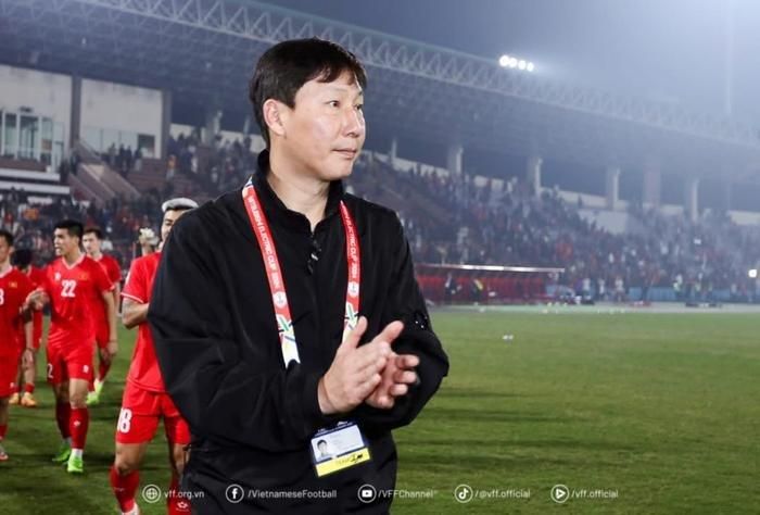 HLV Kim Sang Sik liệu có để tuyển Việt Nam chơi tấn công trước Campuchia? Ảnh: VFF