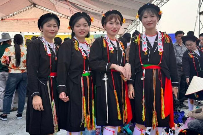 Người dân Vĩnh Phúc tham gia biểu diễn tại Lễ hội.
