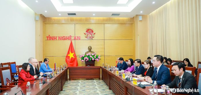 Quang cảnh cuộc làm việc. Ảnh: Thành Duy