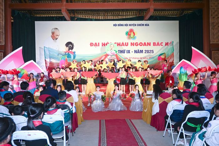Chương trình văn nghệ chào mừng Đại hội Cháu ngoan Bác Hồ huyện Chiêm Hóa.