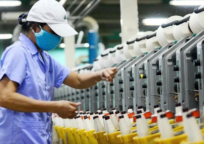 Tự động hóa sản xuất nhằm tăng năng suất, giảm chi phí là con đường phải đi với doanh nghiệp dệt may. Ảnh minh họa