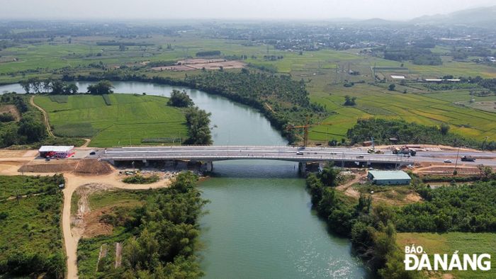 Tổng chiều dài cầu Quảng Đà và đường dẫn là 1.408m, tạo thành tuyến giao thông kết nối đôi bờ sông Yên qua địa phận thành phố Đà Nẵng và tỉnh Quảng Nam. 