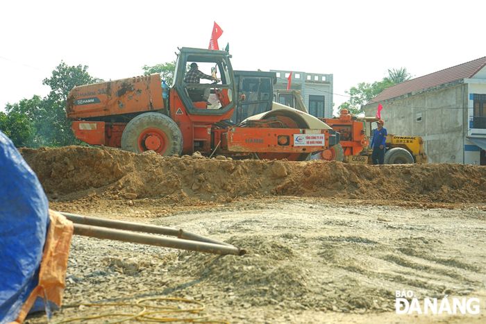 Chủ đầu tư liên tục làm việc với nhà thầu để kiểm tra, rà soát, đôn đốc, phối hợp nhà thầu đẩy nhanh tiến độ thi công; phối hợp Hội đồng giải phóng mặt bằng đẩy nhanh tiến độ giải tỏa số hồ sơ đền bù để đưa công trình về đích trong tháng 5-2025.
