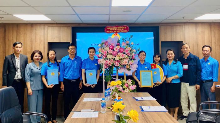 Ra mắt Ban Chấp hành lâm thời Công đoàn cơ sở Công ty TNHH Thương mại Dịch vụ Ô tô Lâm Đồng
