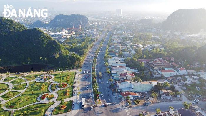 Tuyến đường Lê Văn Hiến - Trần Đại Nghĩa (quận Ngũ Hành Sơn) kết nối với tỉnh Quảng Nam. Ảnh: XUÂN SƠN