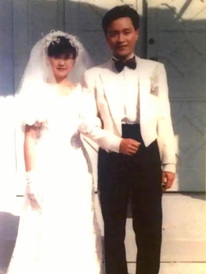 Bức ảnh "đám cưới" của Trương Quốc Vinh hồi năm 1985