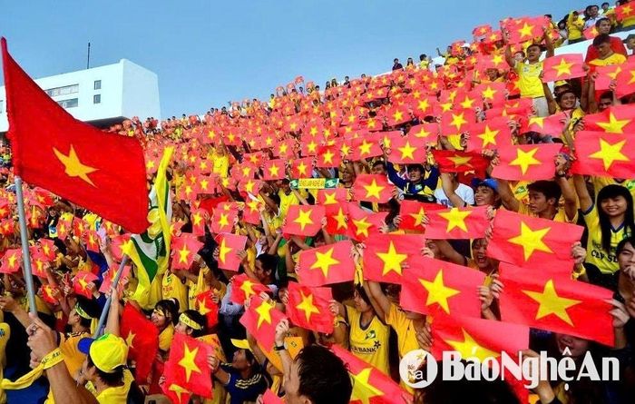 Hội Cổ động viên Sông Lam Nghệ An cổ vũ cho đội nhà. Ảnh tư liệu Hải Hoàng