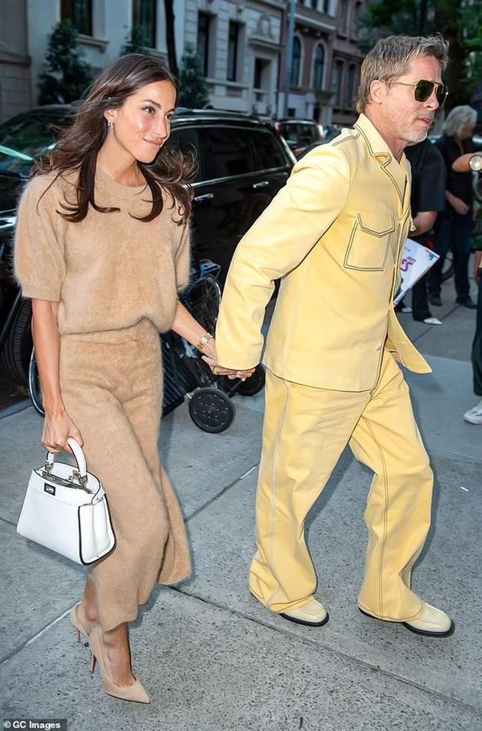 Brad Pitt và bạn gái