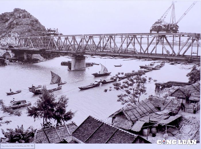 Hình ảnh "Công trường xây dựng Cầu Hàm Rồng, năm 1962-1963"