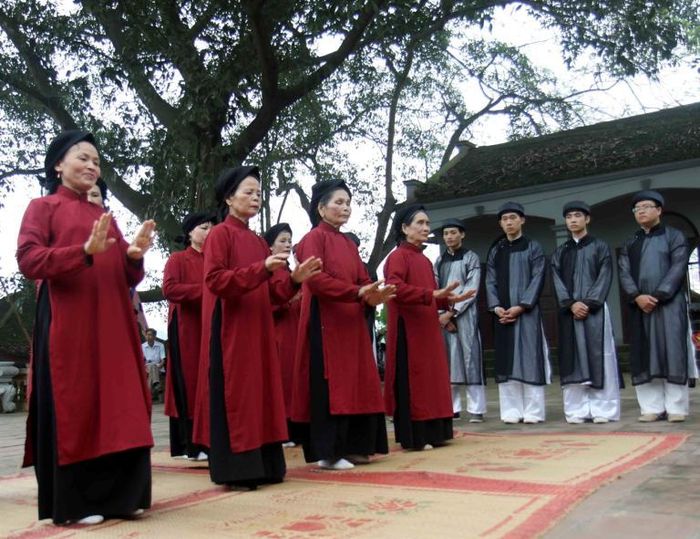 Biểu diễn hát Xoan Phú Thọ. Ảnh: TTXVN.