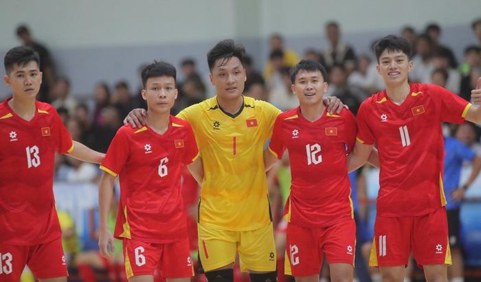 HLV Diego Raul đã dùng nhiều hơn những cầu thủ mới để sẵn sàng cho tương lai futsal Việt Nam. Ảnh: Đình Viên