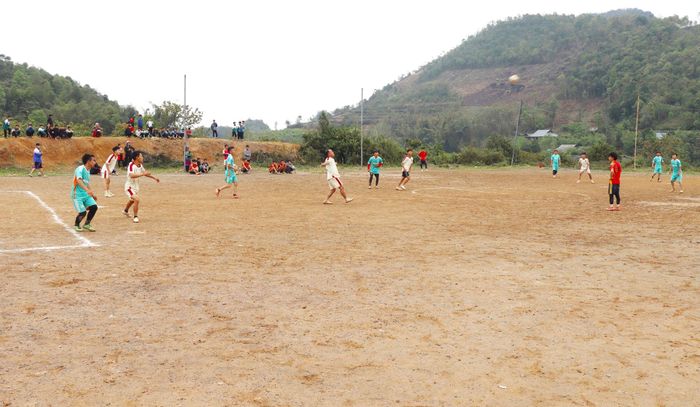 Thường xuyên tập luyện thể dục thể thao, đời sống tinh thần của người dân trong xã được nâng lên.