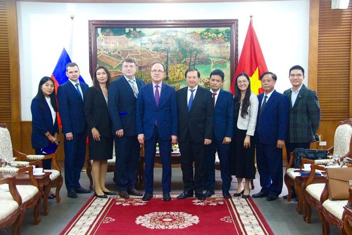 Hai bên nhất trí thúc đẩy hợp tác văn hóa, du lịch