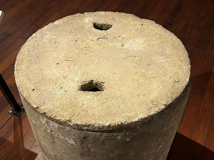 Hầm phòng không được bố trí trên vỉa hè trên phố Phan Chu Trinh vào khoảng thời gian 1966 – 1972