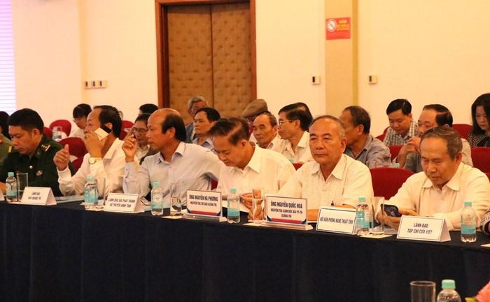 Các đại biểu tham dự tọa đàm