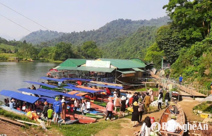 Điểm du lịch Phà Lài. Ảnh: Tiến Hùng