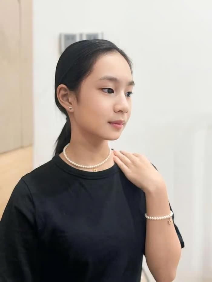 Riêng Cherry Hải My đã đóng các vai nhỏ, không thoại trong phim của bố từ năm 2015. Năm ngoái, cô gây ấn tượng khi tham gia Lật mặt 7: Một điều ước. Đây là lần đầu tiên cô nhận được một vai lớn.