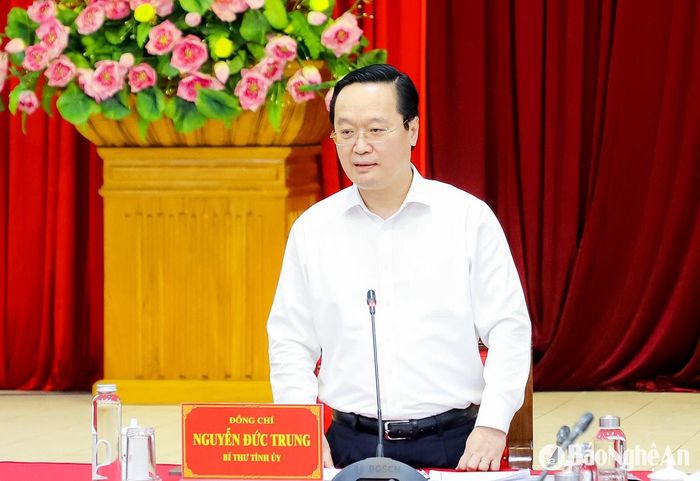 Đồng chí Nguyễn Đức Trung - Bí thư Tỉnh ủy, Trưởng ban Chỉ đạo tỉnh kết luận cuộc họp. Ảnh: Phạm Bằng