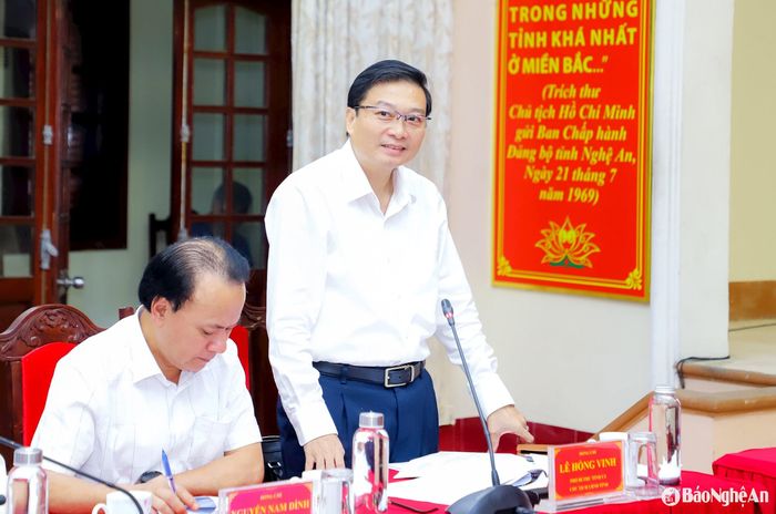 Đồng chí Lê Hồng Vinh - Phó Bí thư Tỉnh ủy, Chủ tịch UBND tỉnh, Phó trưởng Ban Thường trực Ban Chỉ đạo phát biểu tại cuộc họp. Ảnh: Phạm Bằng
