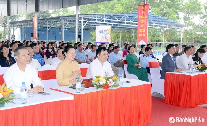 Các đại biểu tham dự Lễ phát động Tháng hành động Vì an toàn thực phẩm năm 2025. Ảnh: Thành Chung